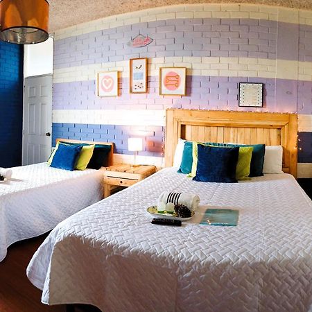 Hostal De Lucca Guatemala City ภายนอก รูปภาพ