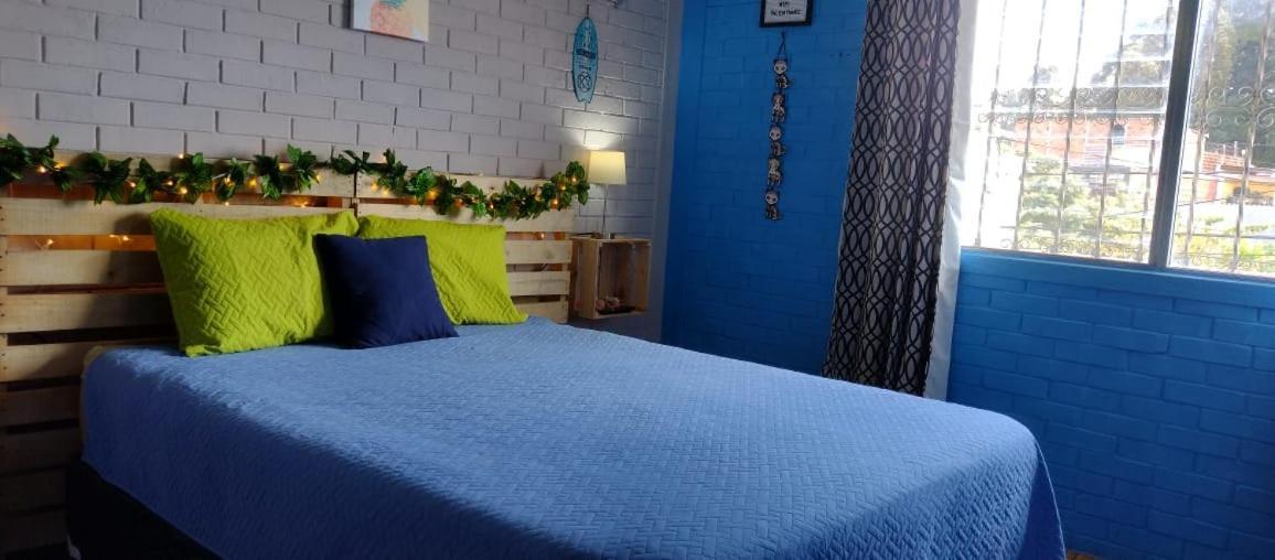 Hostal De Lucca Guatemala City ภายนอก รูปภาพ