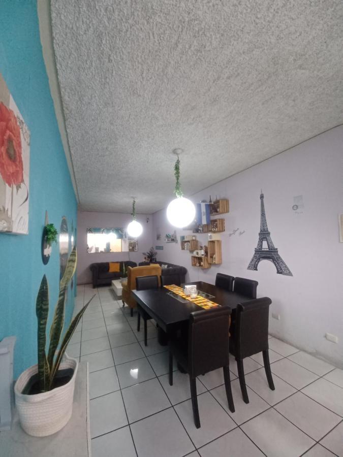 Hostal De Lucca Guatemala City ภายนอก รูปภาพ