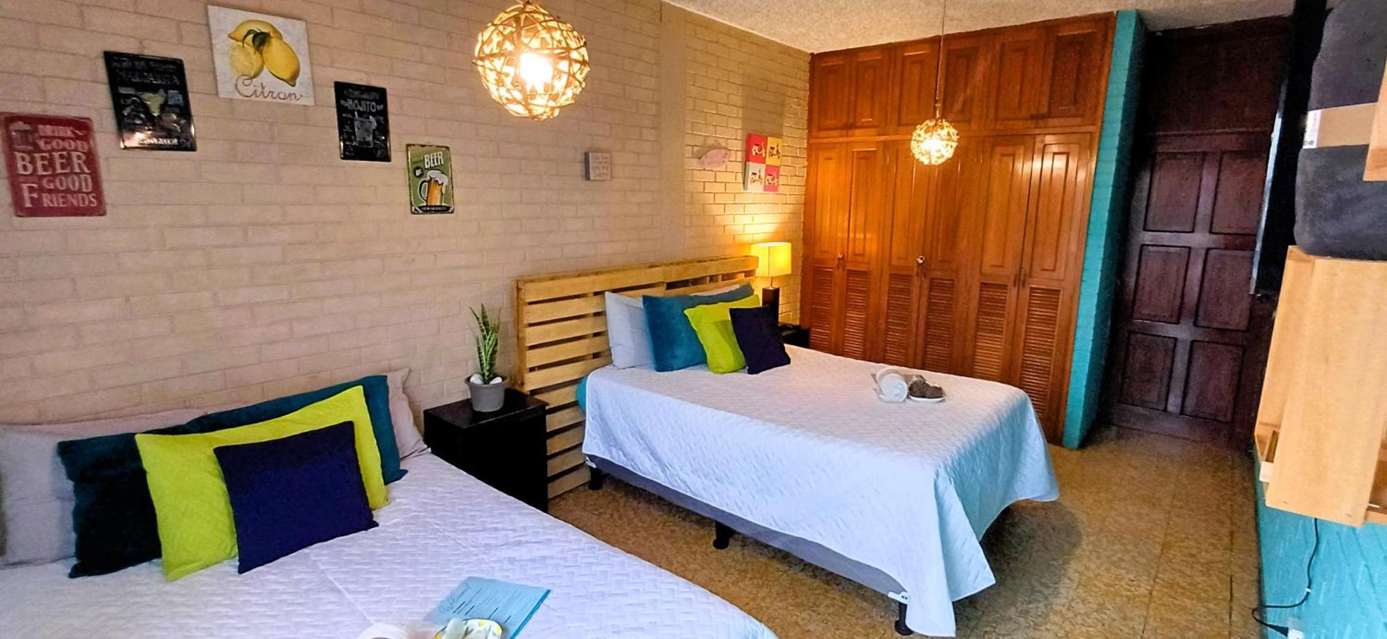 Hostal De Lucca Guatemala City ภายนอก รูปภาพ