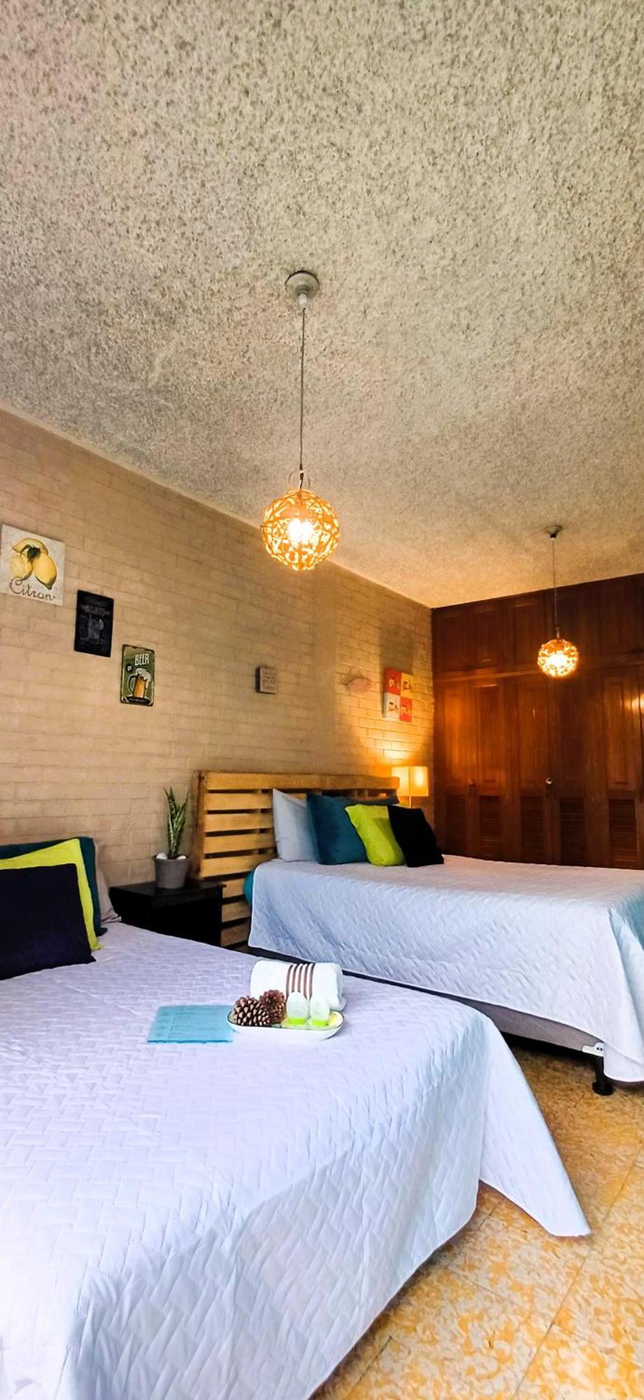 Hostal De Lucca Guatemala City ภายนอก รูปภาพ
