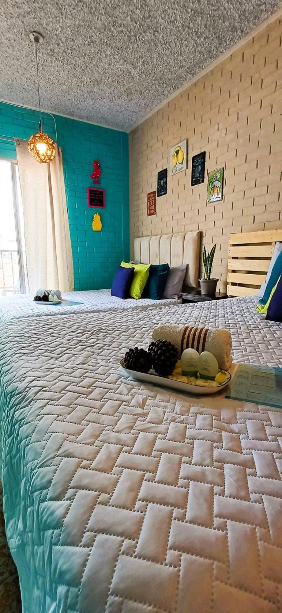 Hostal De Lucca Guatemala City ภายนอก รูปภาพ