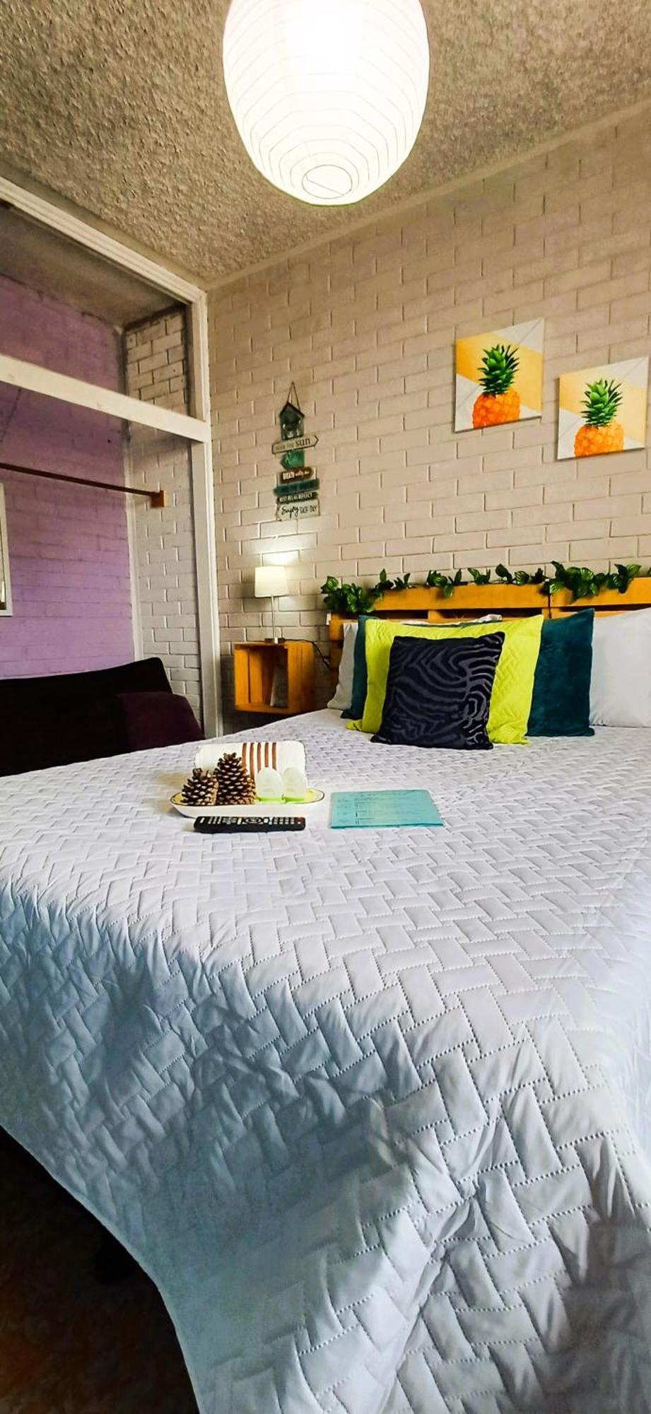 Hostal De Lucca Guatemala City ภายนอก รูปภาพ
