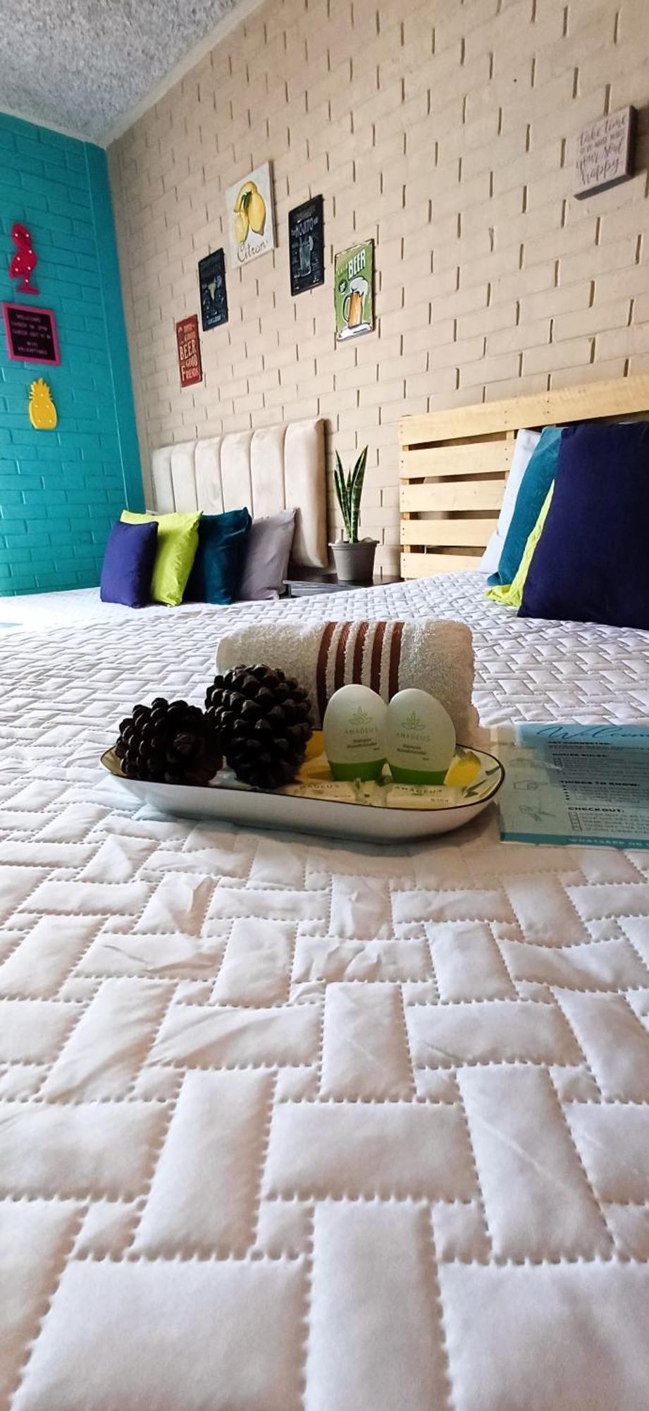 Hostal De Lucca Guatemala City ภายนอก รูปภาพ