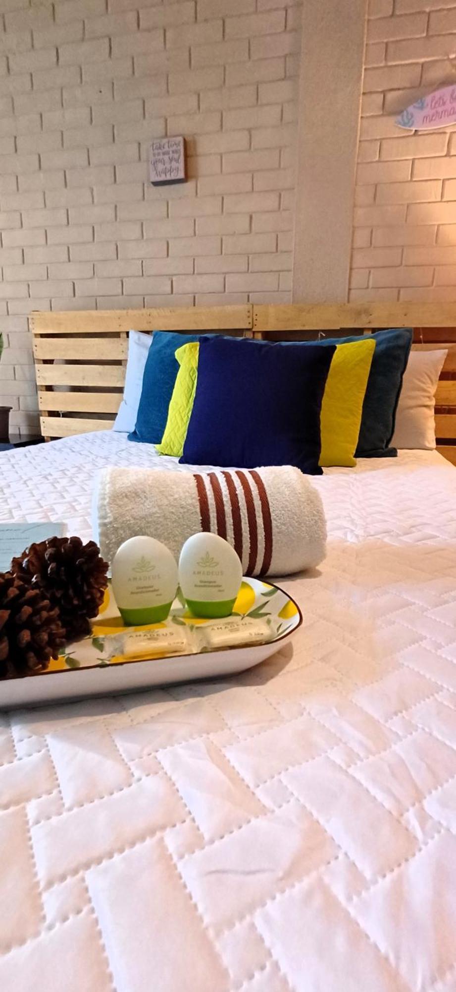 Hostal De Lucca Guatemala City ภายนอก รูปภาพ