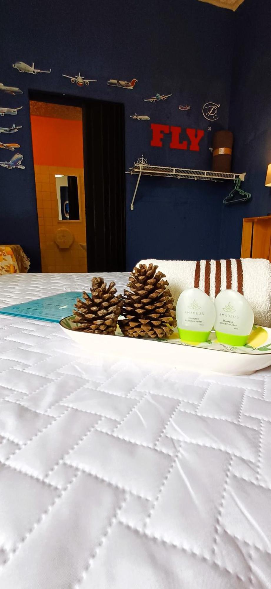 Hostal De Lucca Guatemala City ภายนอก รูปภาพ