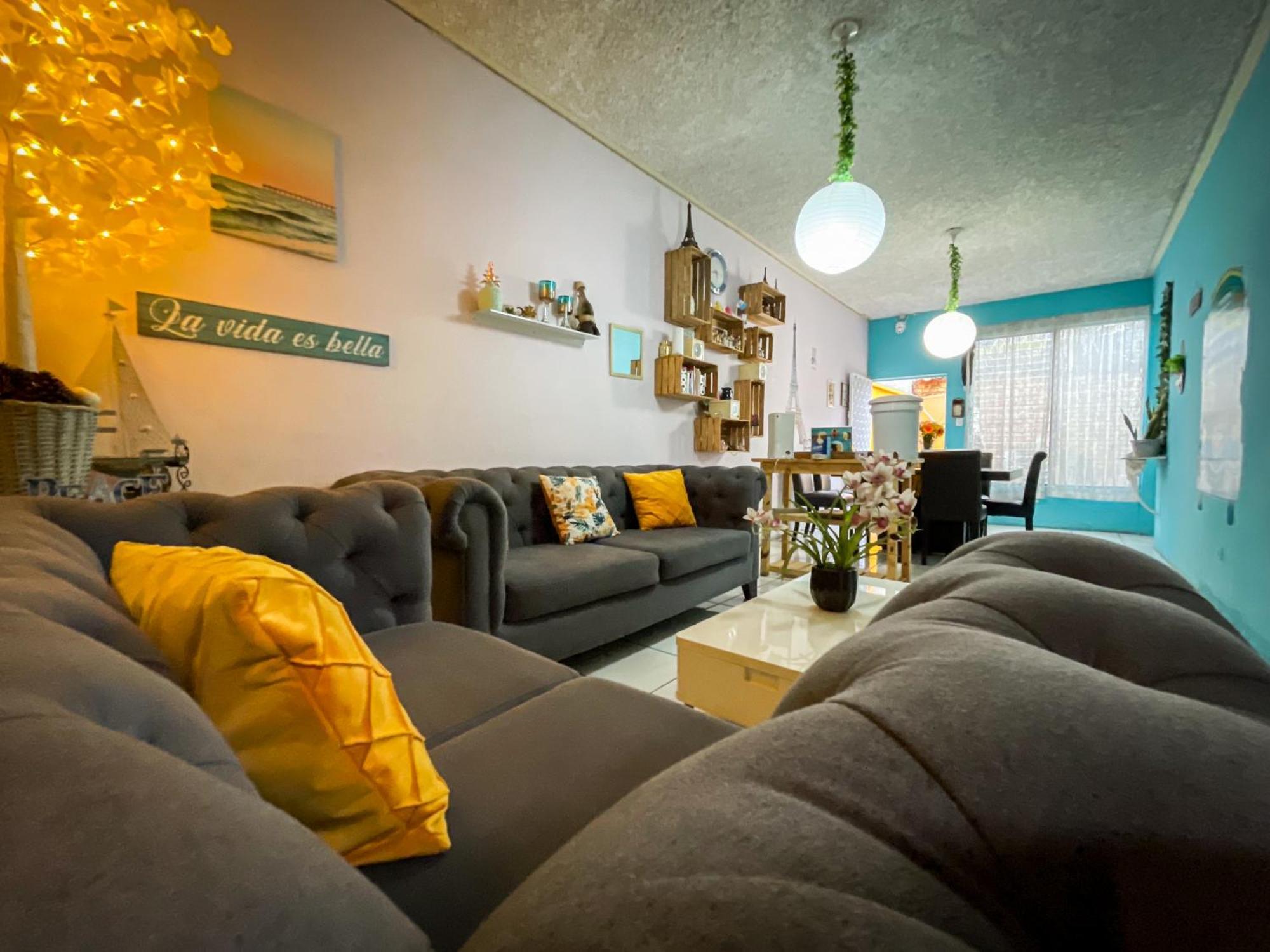 Hostal De Lucca Guatemala City ภายนอก รูปภาพ