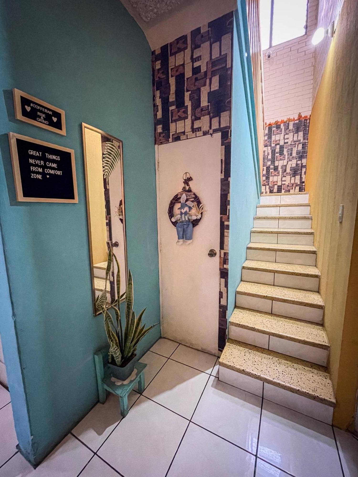 Hostal De Lucca Guatemala City ภายนอก รูปภาพ