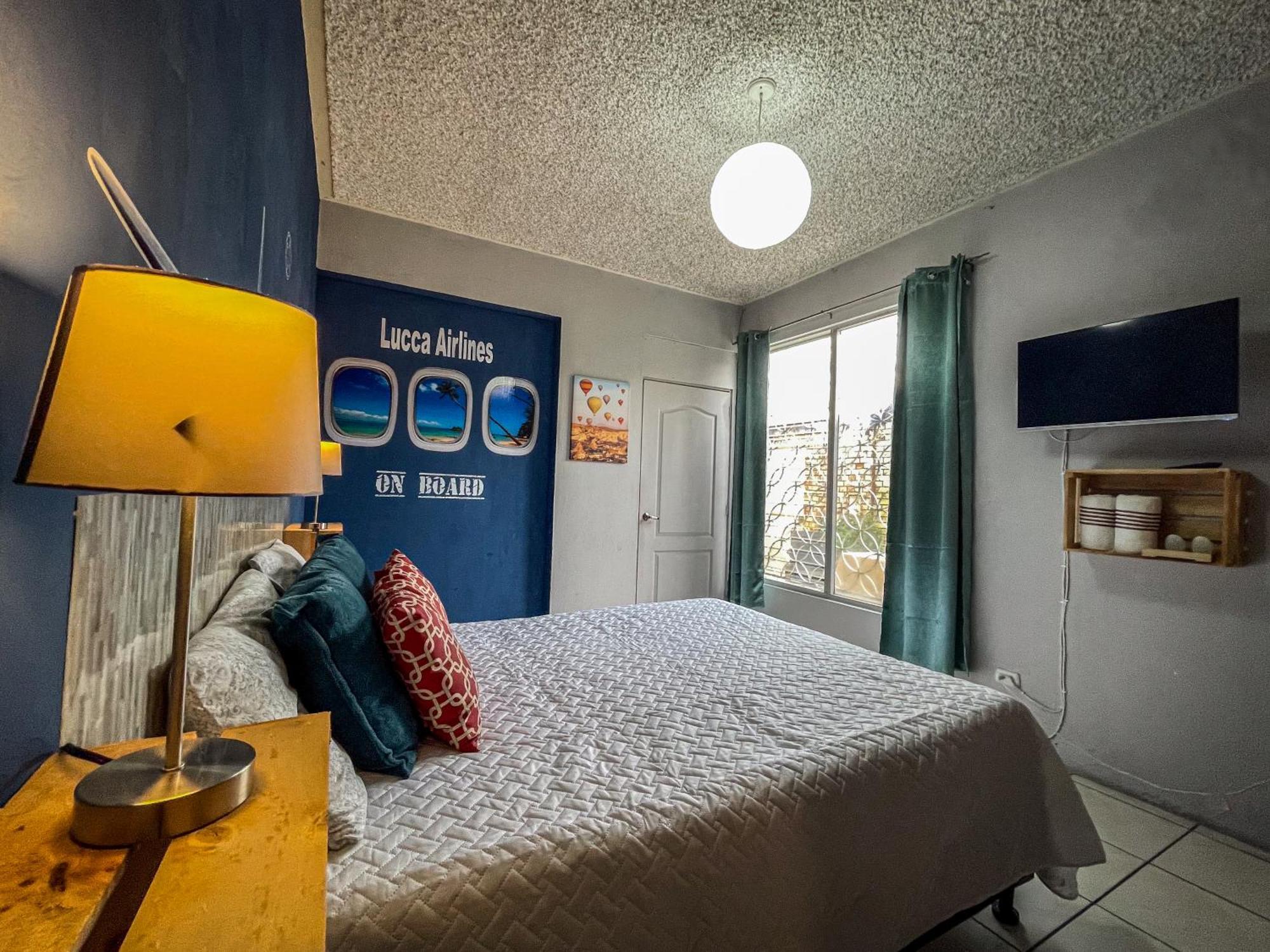 Hostal De Lucca Guatemala City ภายนอก รูปภาพ