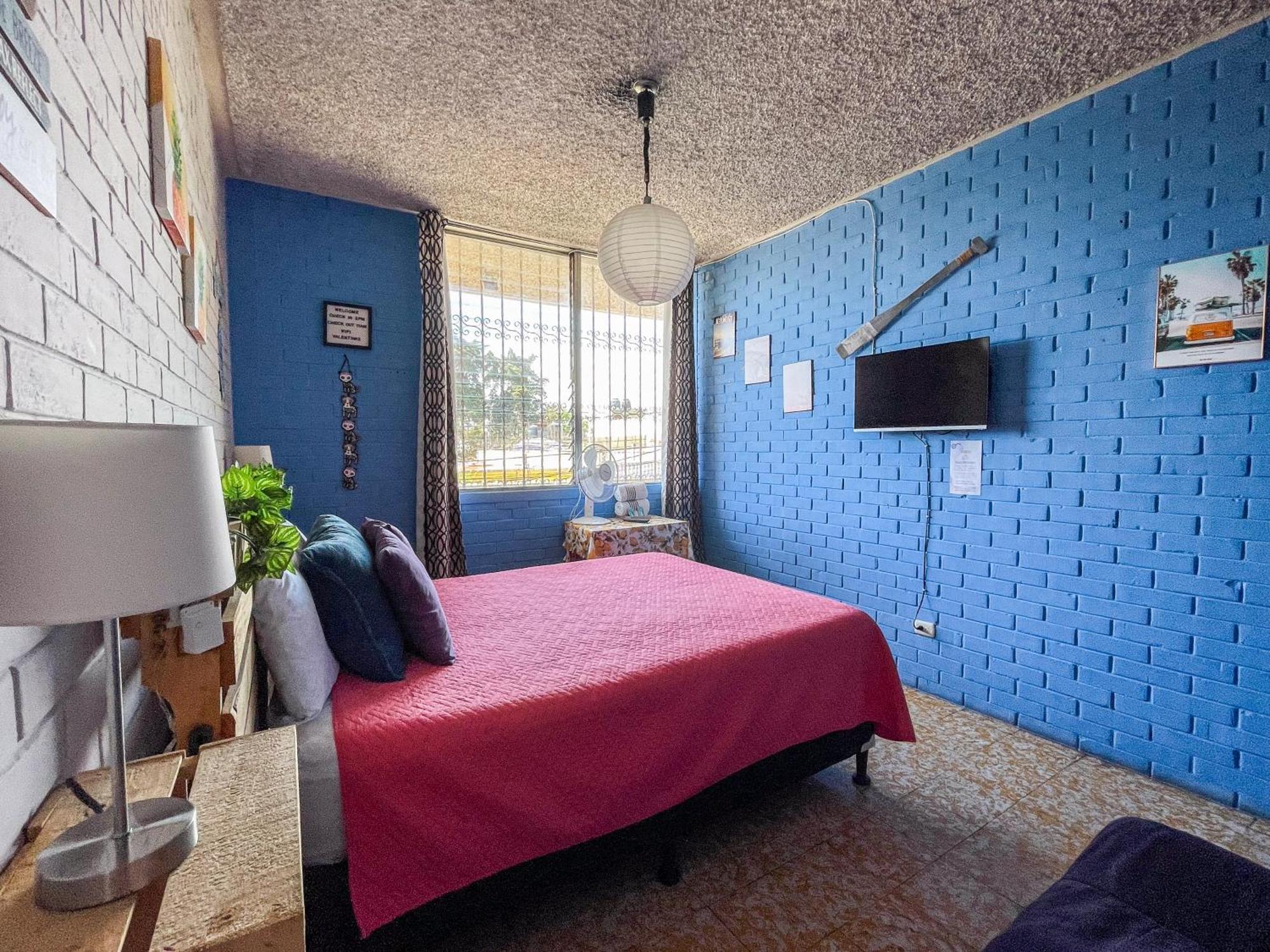 Hostal De Lucca Guatemala City ภายนอก รูปภาพ
